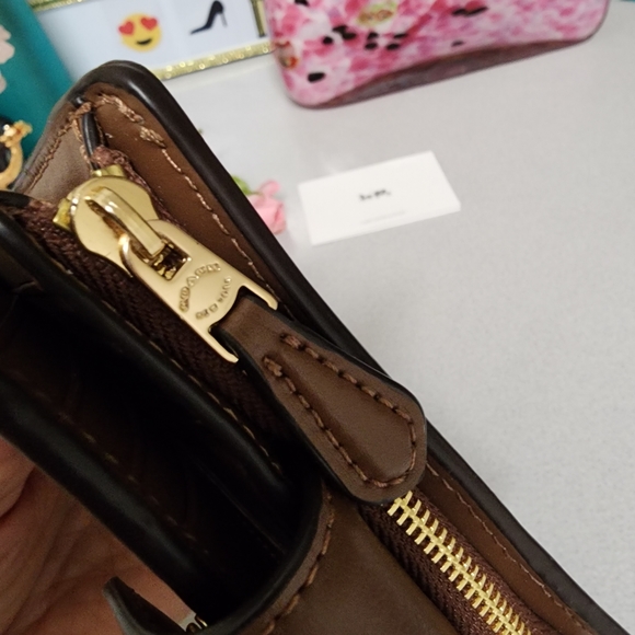 NWT Coach Signature Corner Zip wallet - Picture 9 of 10